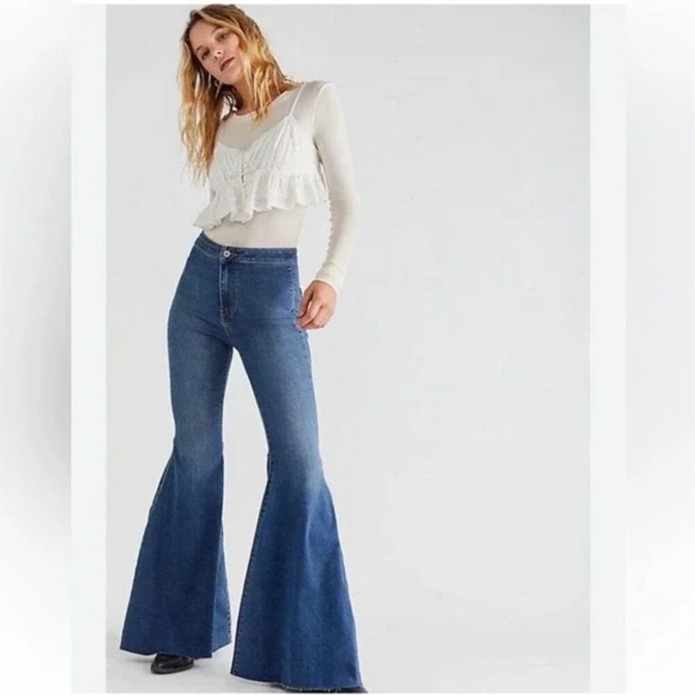 Free People Women's Light Wash High Rise Just Float On Flare Jeans size 28